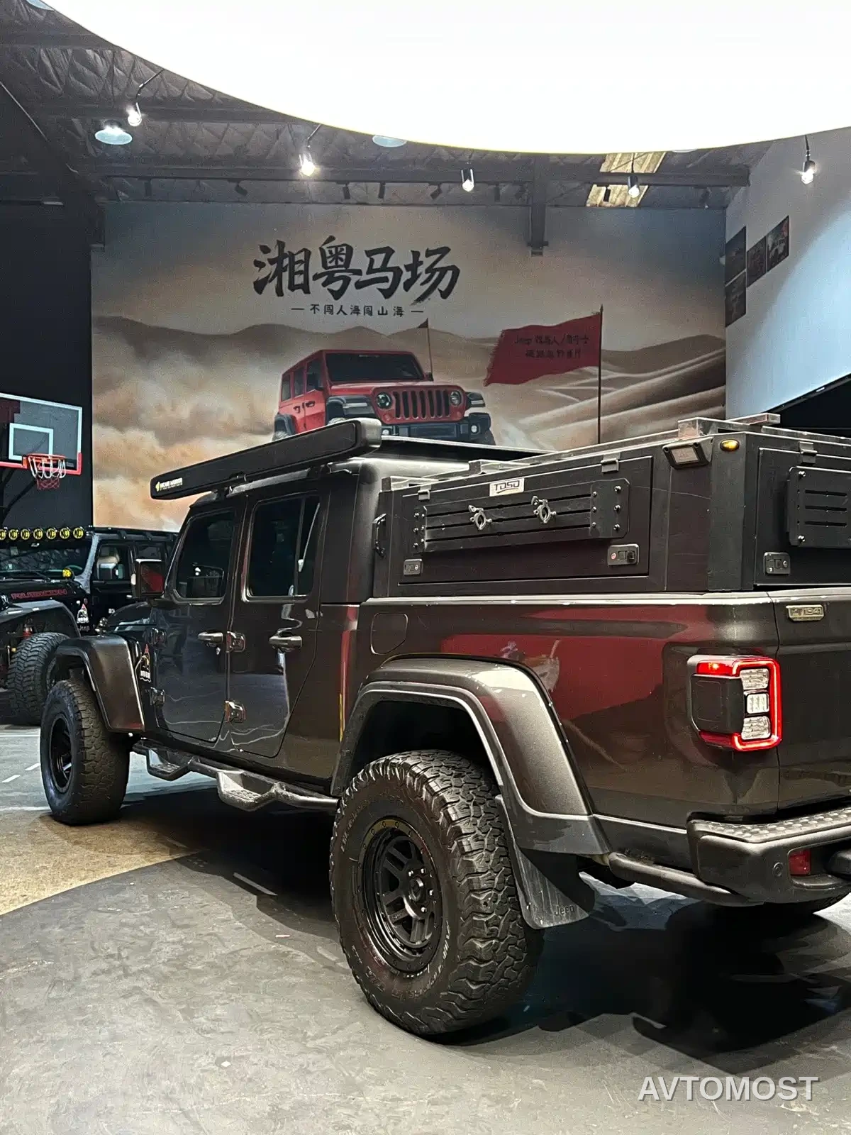 Jeep Gladiator 2022 3.6L Pioneer Edition — фото 6