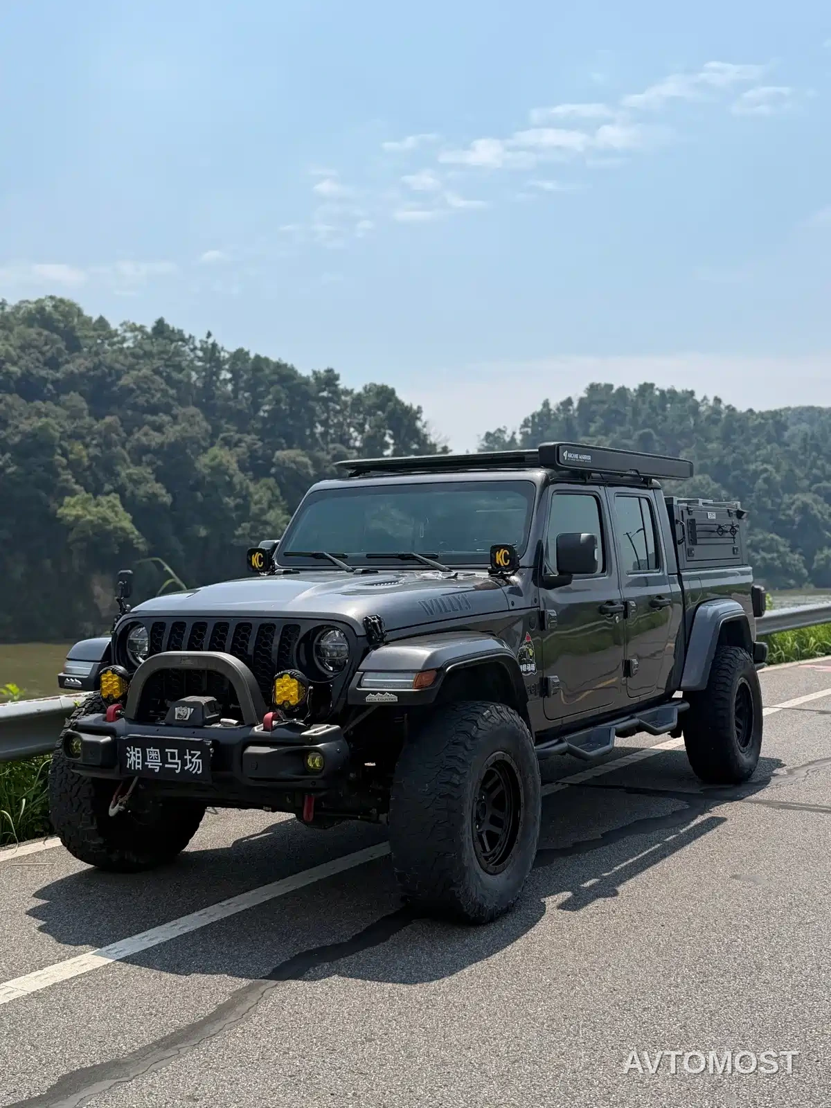 Jeep Gladiator 2022 3.6L Pioneer Edition — фото 9