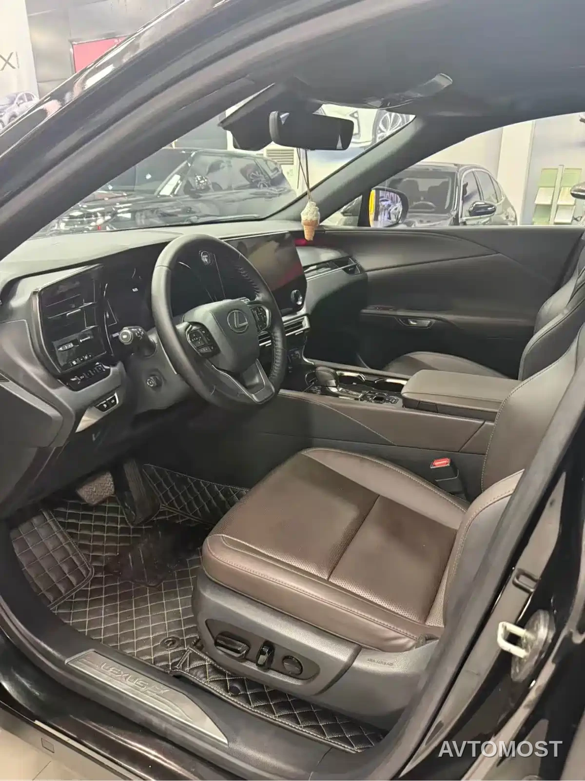 Lexus RX 2023 350h 4WD Pure Edition — фото 3
