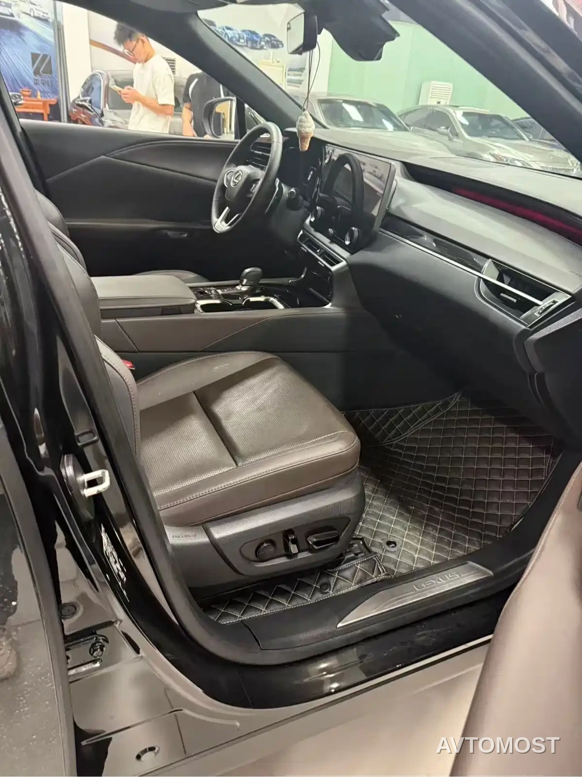 Lexus RX 2023 350h 4WD Pure Edition — фото 5