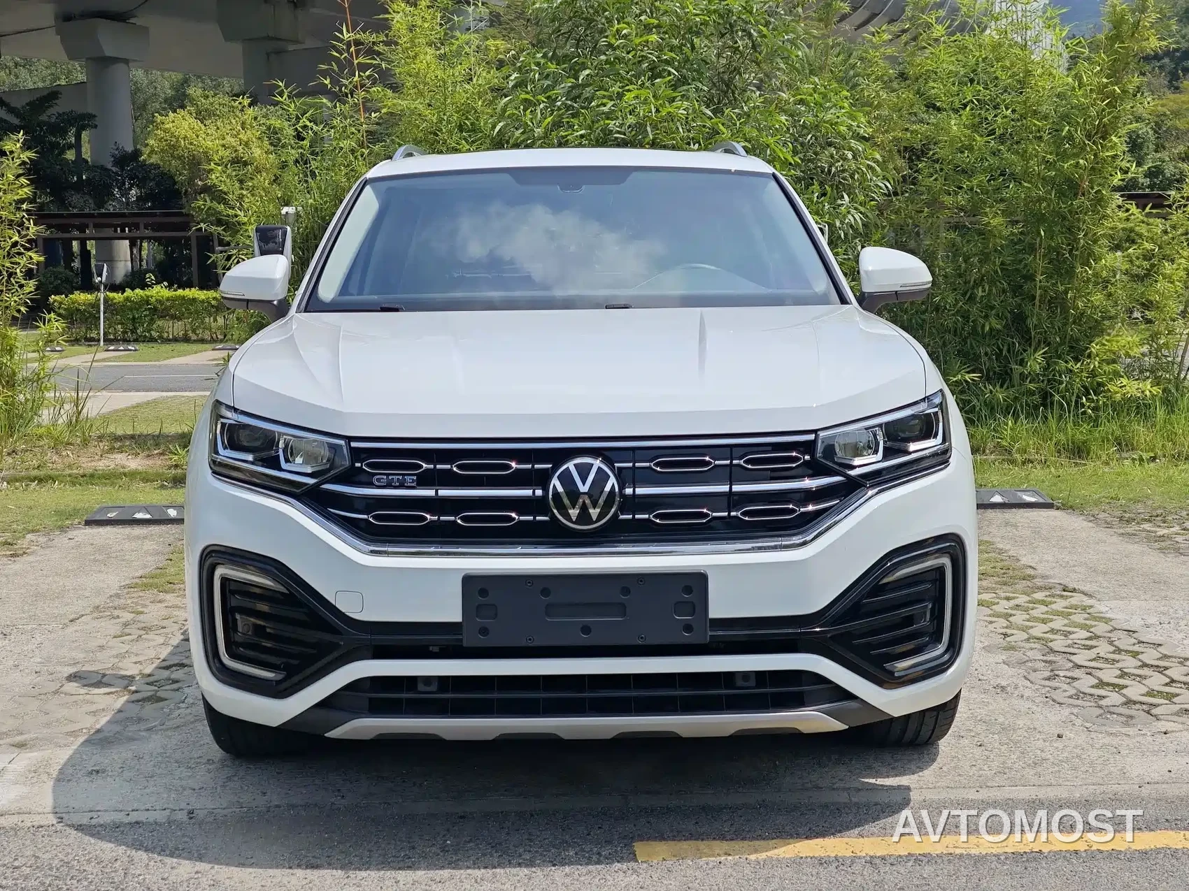 Volkswagen Tayron GTE Plug-in Hybrid 2022 1.4T Luxury — фото 2