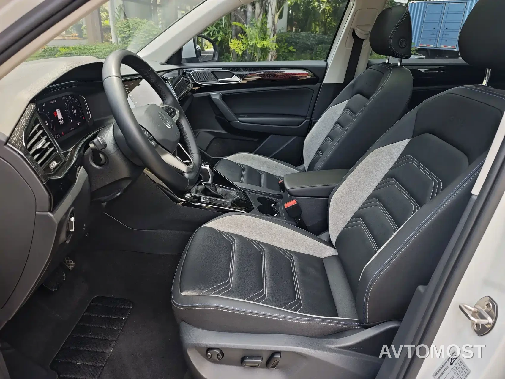 Volkswagen Tayron GTE Plug-in Hybrid 2022 1.4T Luxury — фото 11