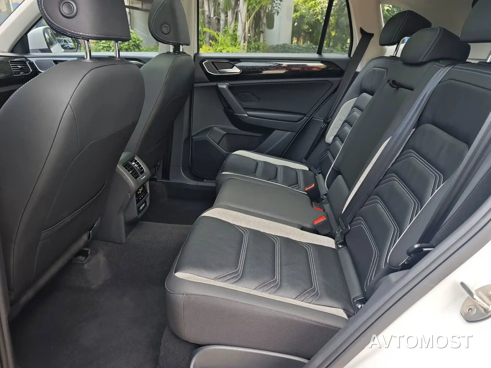 Volkswagen Tayron GTE Plug-in Hybrid 2022 1.4T Luxury — фото 12