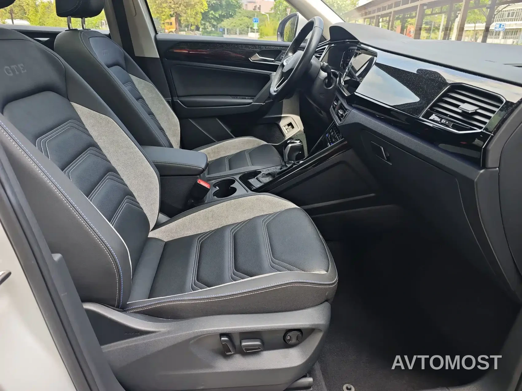 Volkswagen Tayron GTE Plug-in Hybrid 2022 1.4T Luxury — фото 13