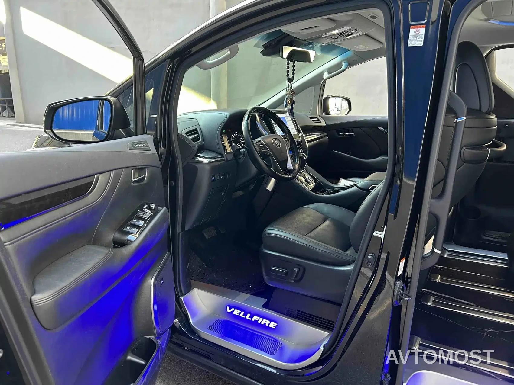 Toyota Vellfire 2020 Twin Engine 2.5L HV Premium Edition — фото 3