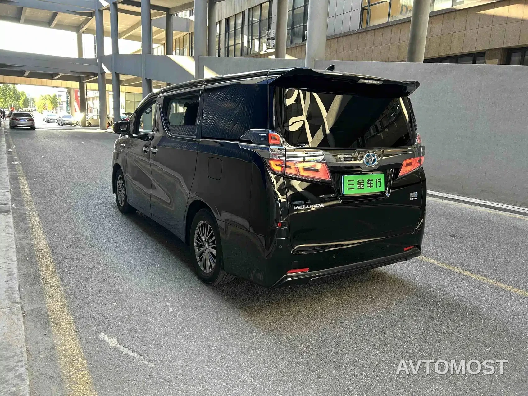 Toyota Vellfire 2020 Twin Engine 2.5L HV Premium Edition — фото 7