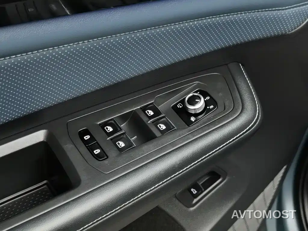 Volkswagen Teramont 2023 Teramont X 530 V6 4WD Qingyun Limited Edition — фото 8