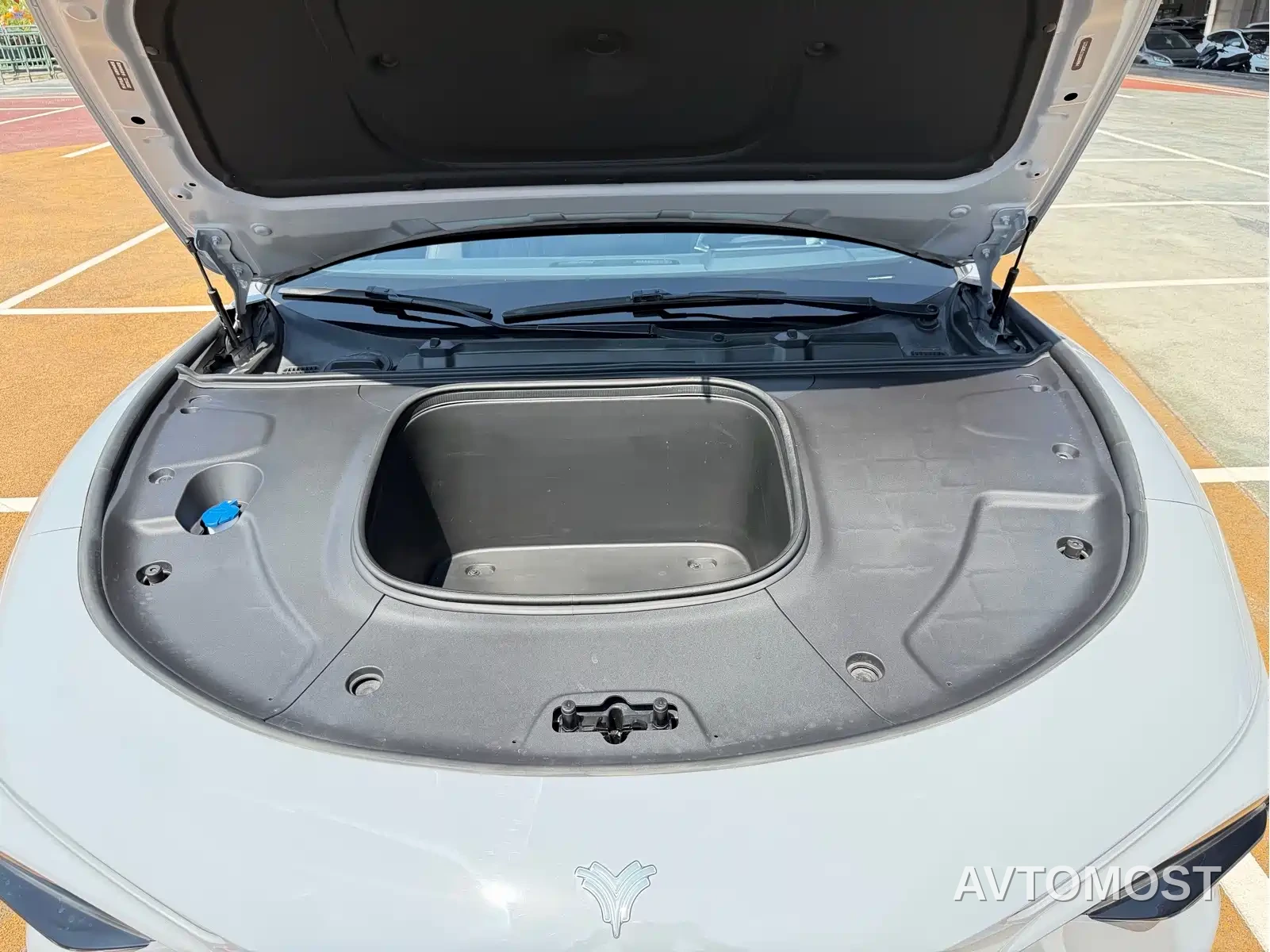 Nezha S Shooting Brake 2024 Pure Electric 510 Standard Edition — фото 17
