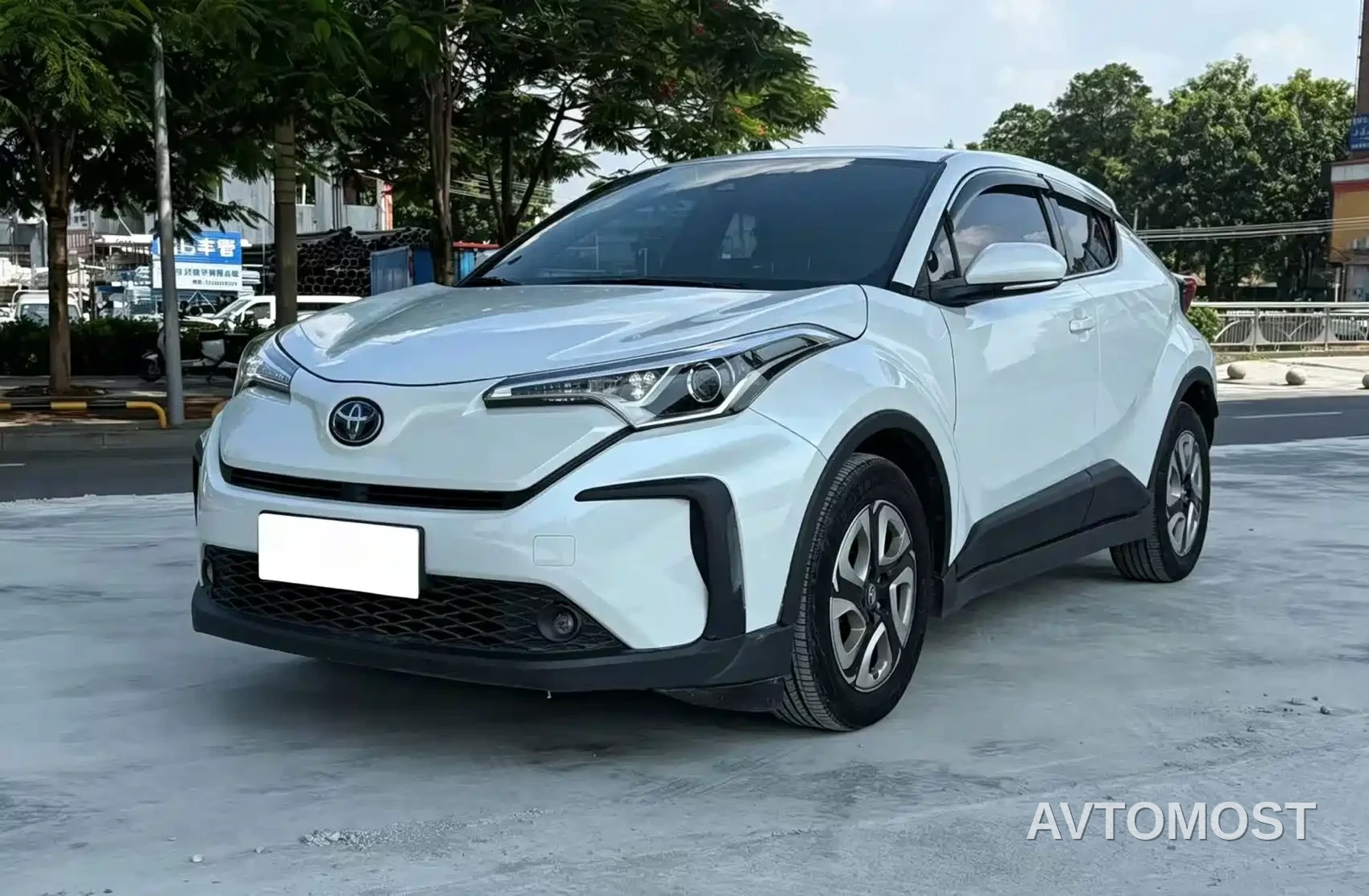 Toyota C-HR EV 2020 Luxury Sunroof Edition — фото 1