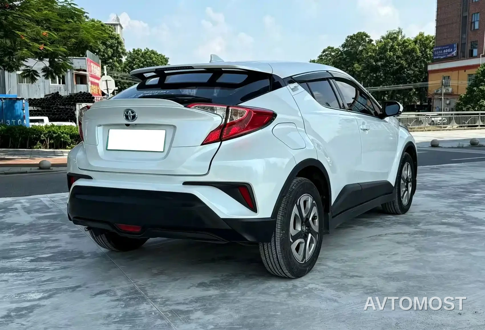 Toyota C-HR EV 2020 Luxury Sunroof Edition — фото 3