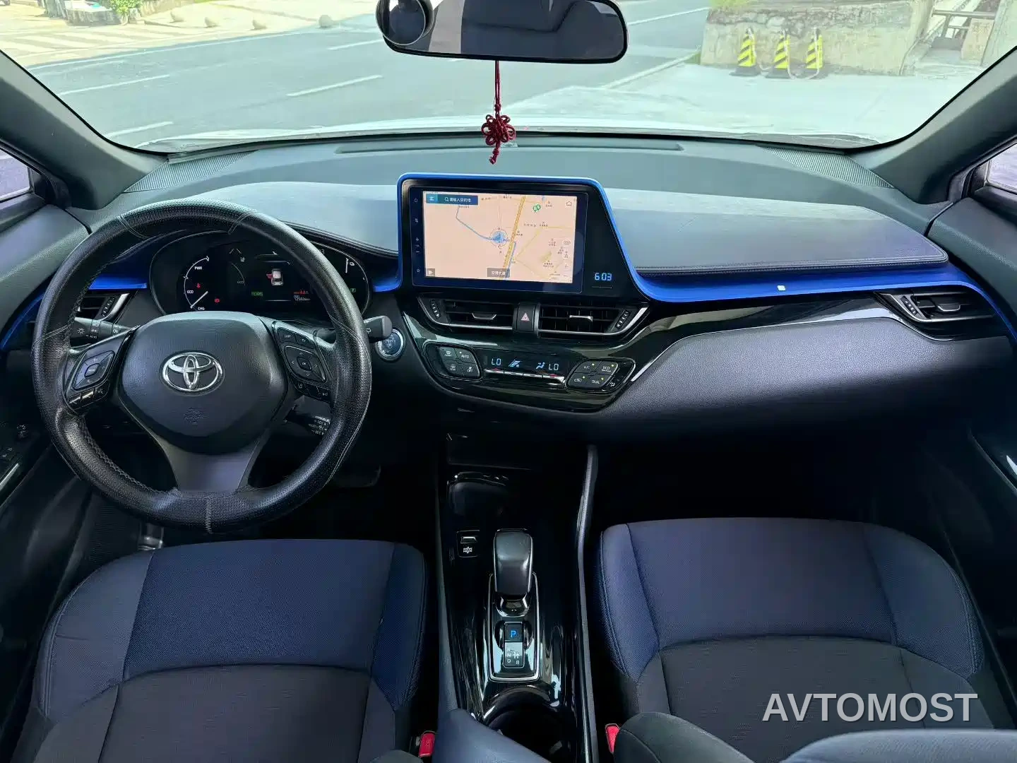 Toyota C-HR EV 2020 Luxury Sunroof Edition — фото 8