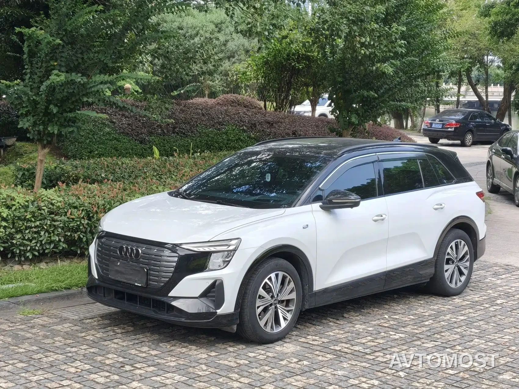 Audi Q5 e-tron 2023 40 e-tron Shining Edition Brocade Package — фото 3