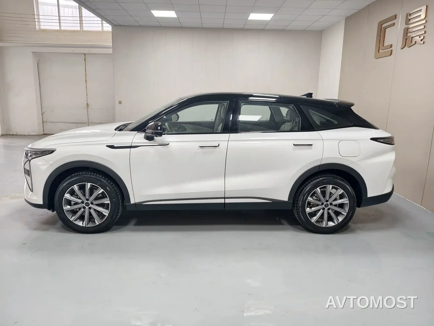 Exeed Yaoguang C-DM 2026 Global Edition 120 Long Range 2WD — фото 7