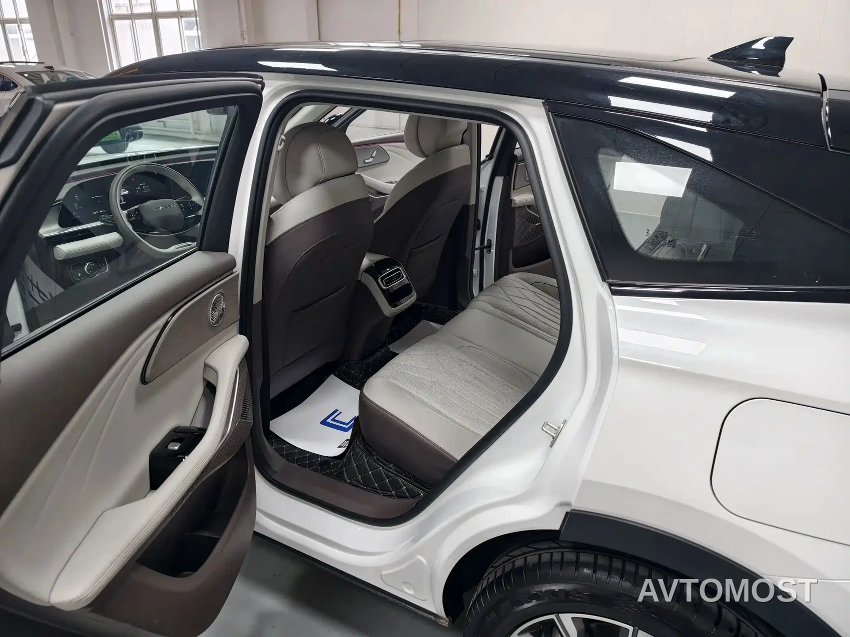 Exeed Yaoguang C-DM 2026 Global Edition 120 Long Range 2WD — фото 13