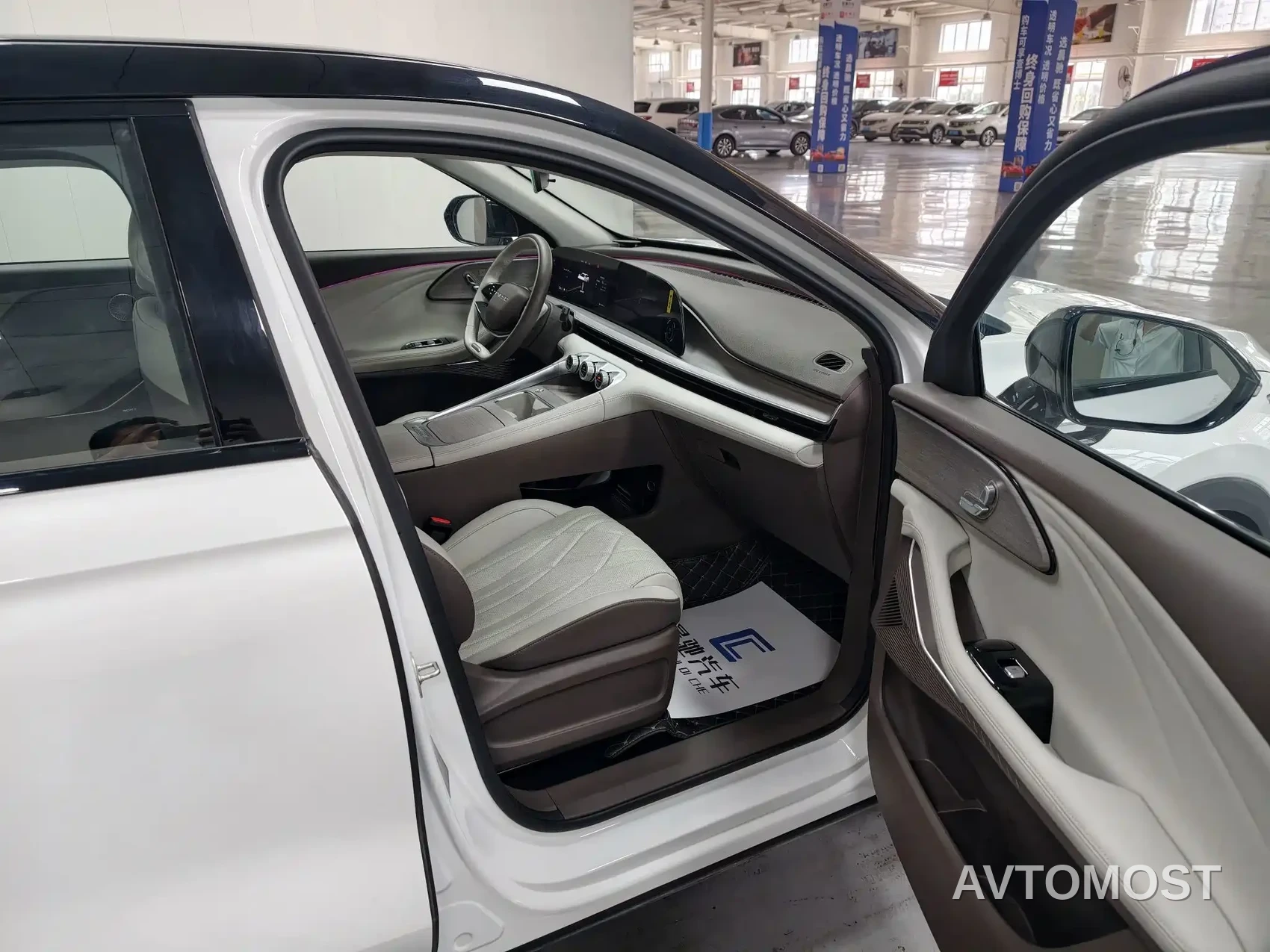Exeed Yaoguang C-DM 2026 Global Edition 120 Long Range 2WD — фото 14