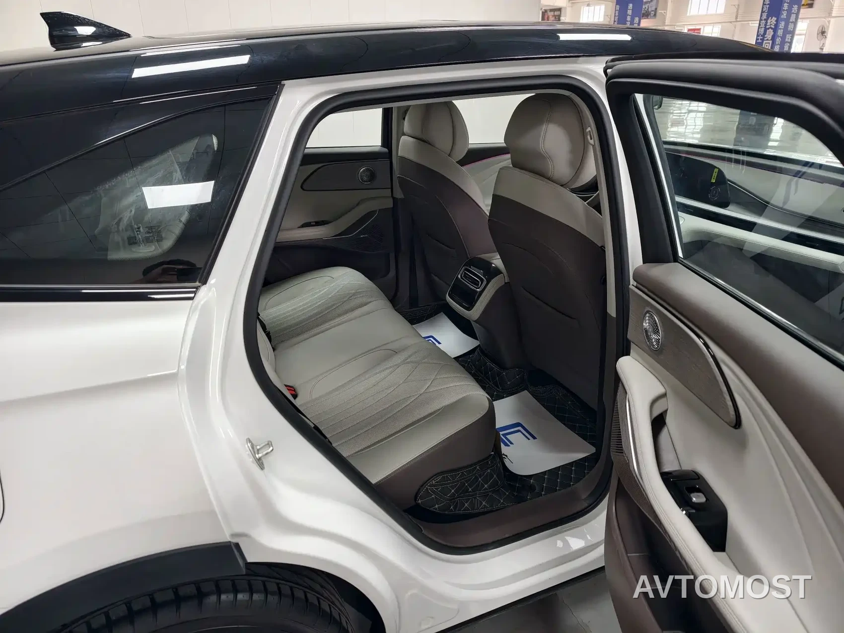 Exeed Yaoguang C-DM 2026 Global Edition 120 Long Range 2WD — фото 15