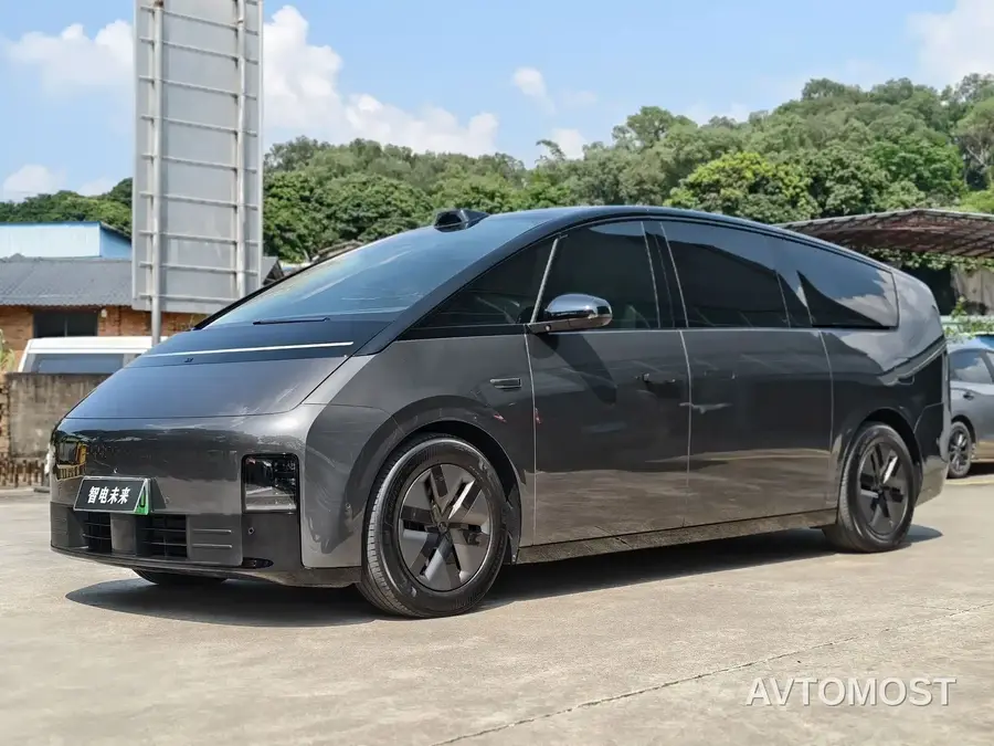 Li Auto MEGA 2024 Ultra
