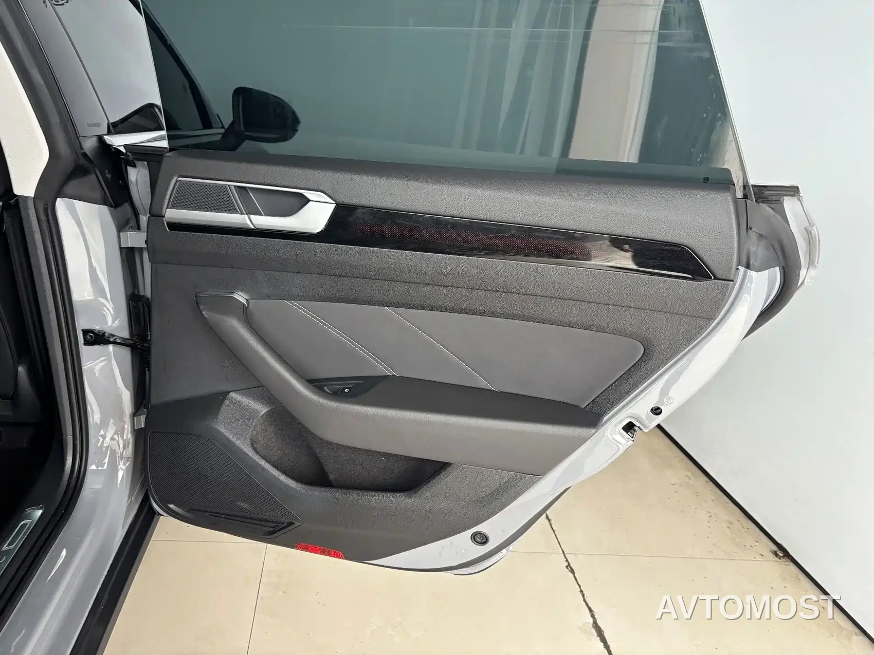 Volkswagen FAW-Volkswagen CC 2026 Shooting Brake 380TSI Hunter's Heart 30 Million Special — фото 14