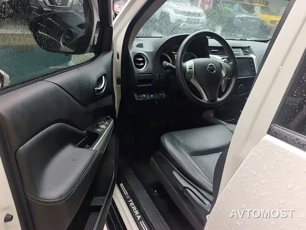 Nissan Terra 2020 2.5L XL Upper Automatic 2WD Luxury Edition — фото 13