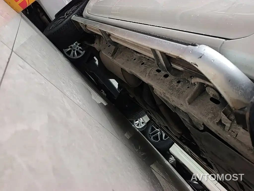 Nissan Terra 2020 2.5L XL Upper Automatic 2WD Luxury Edition — фото 17