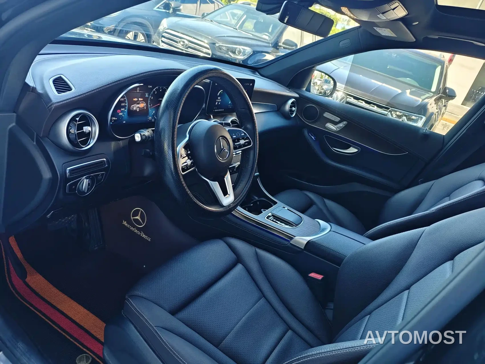 Mercedes-Benz GLC 2022 Model GLC 260 L 4MATIC Luxury Edition — фото 6