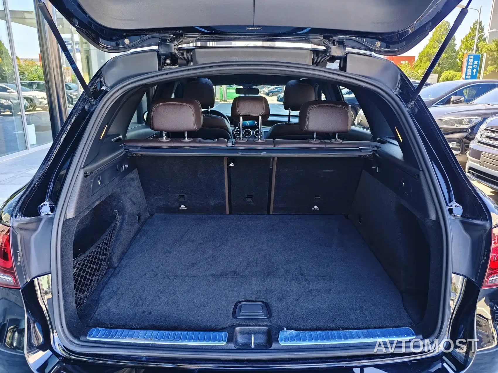 Mercedes-Benz GLC 2022 Model GLC 260 L 4MATIC Luxury Edition — фото 9