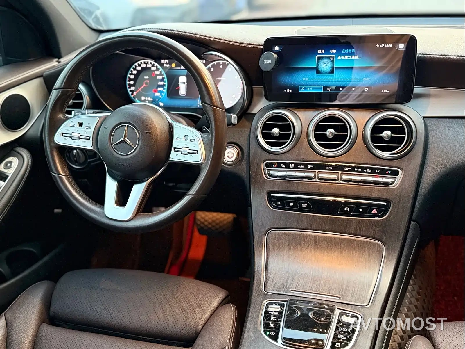 Mercedes-Benz GLC 2021 GLC 260 L 4MATIC Sporty — фото 8