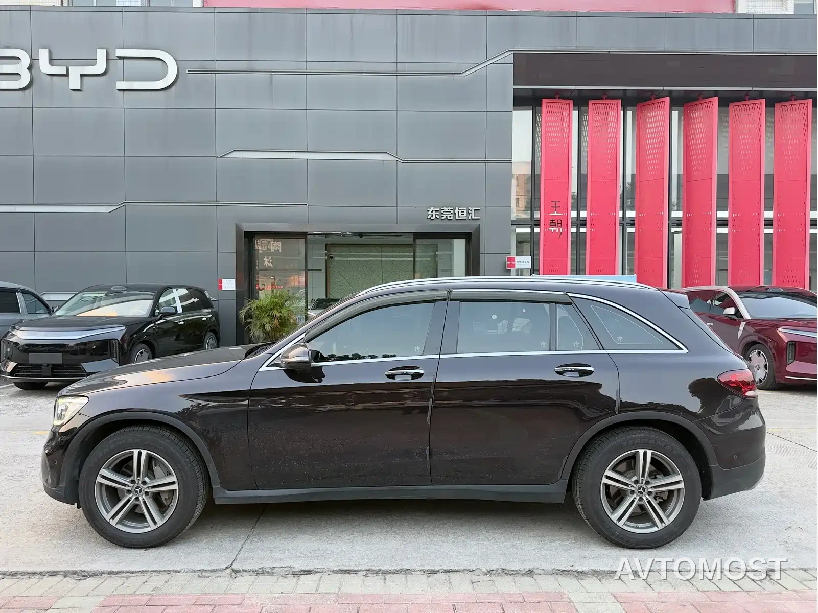 Mercedes-Benz GLC 2021 GLC 260 L 4MATIC Sporty — фото 9