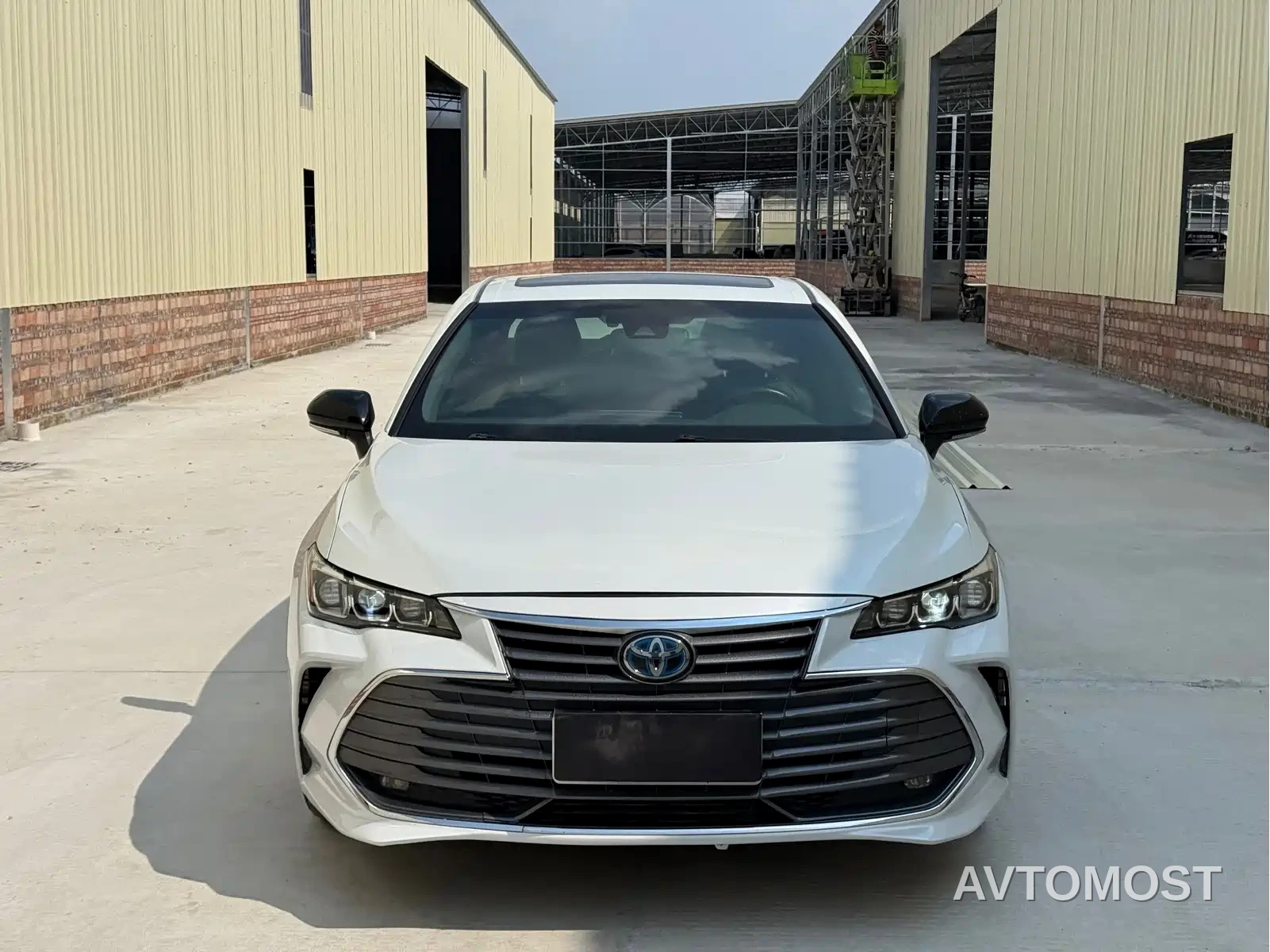 Toyota Avalon 2019 Hybrid 2.5L Luxury Edition China VI — фото 2