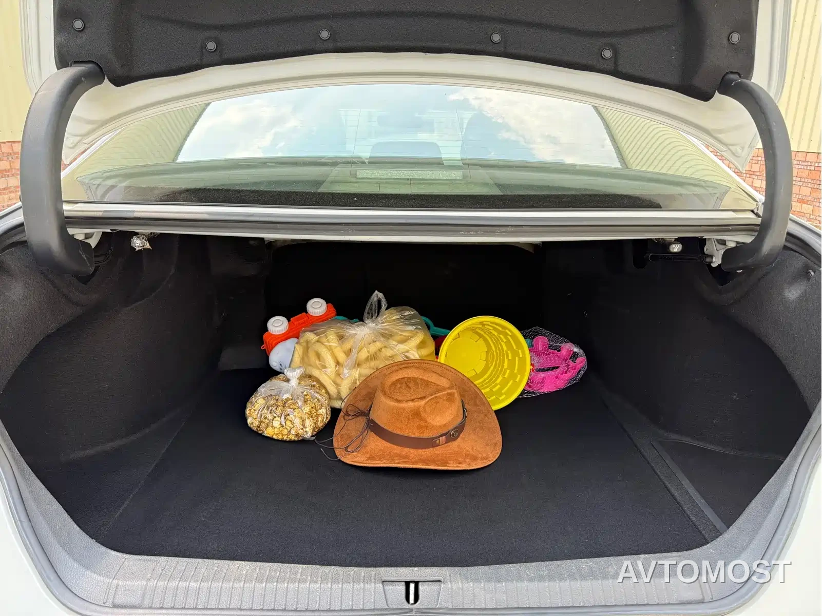 Toyota Avalon 2019 Hybrid 2.5L Luxury Edition China VI — фото 10
