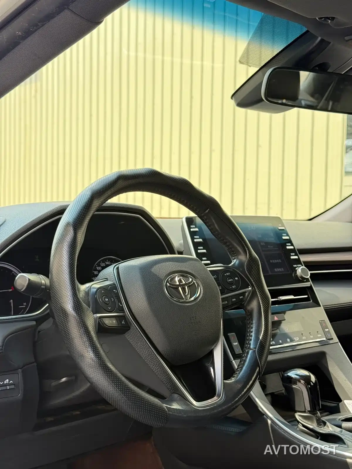 Toyota Avalon 2019 Hybrid 2.5L Luxury Edition China VI — фото 15