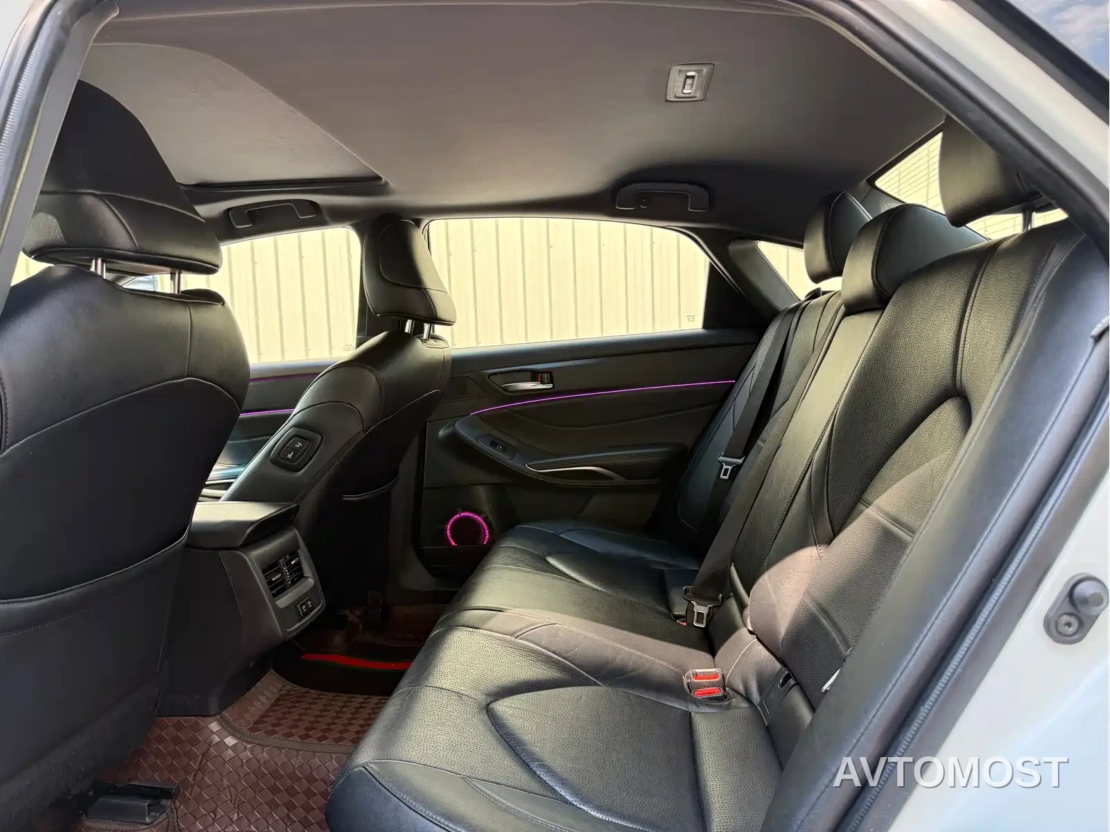 Toyota Avalon 2019 Hybrid 2.5L Luxury Edition China VI — фото 16