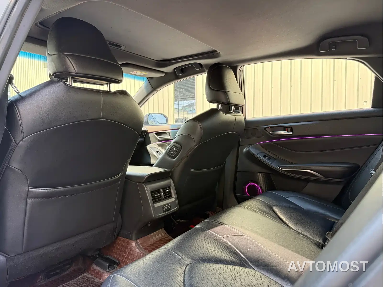 Toyota Avalon 2019 Hybrid 2.5L Luxury Edition China VI — фото 17