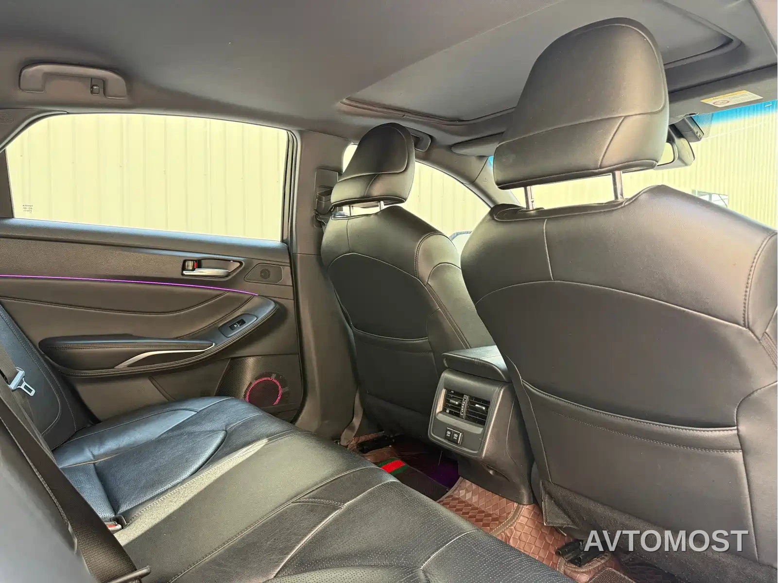 Toyota Avalon 2019 Hybrid 2.5L Luxury Edition China VI — фото 19