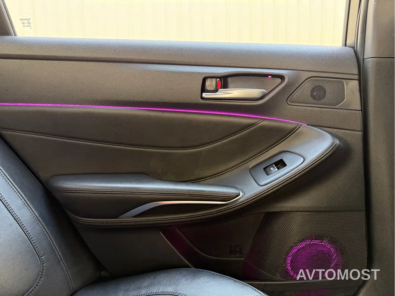 Toyota Avalon 2019 Hybrid 2.5L Luxury Edition China VI — фото 25