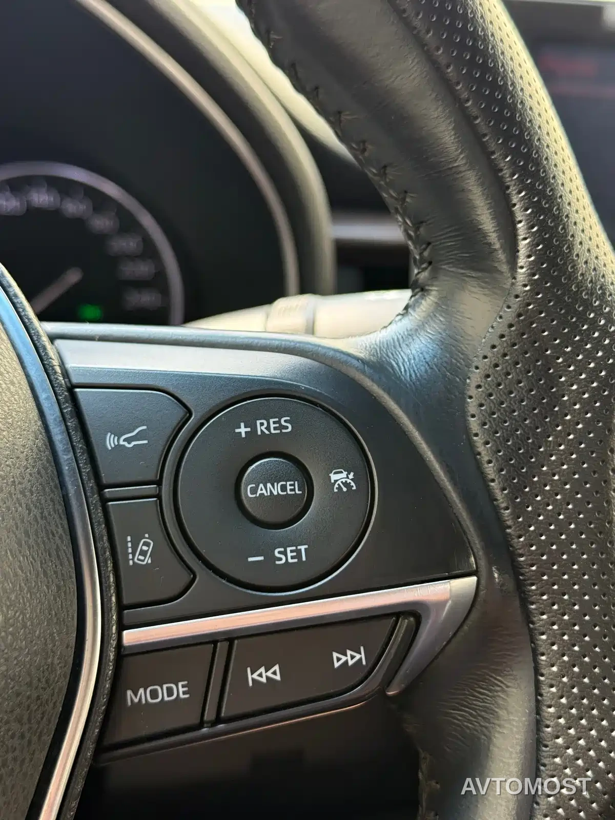 Toyota Avalon 2019 Hybrid 2.5L Luxury Edition China VI — фото 28