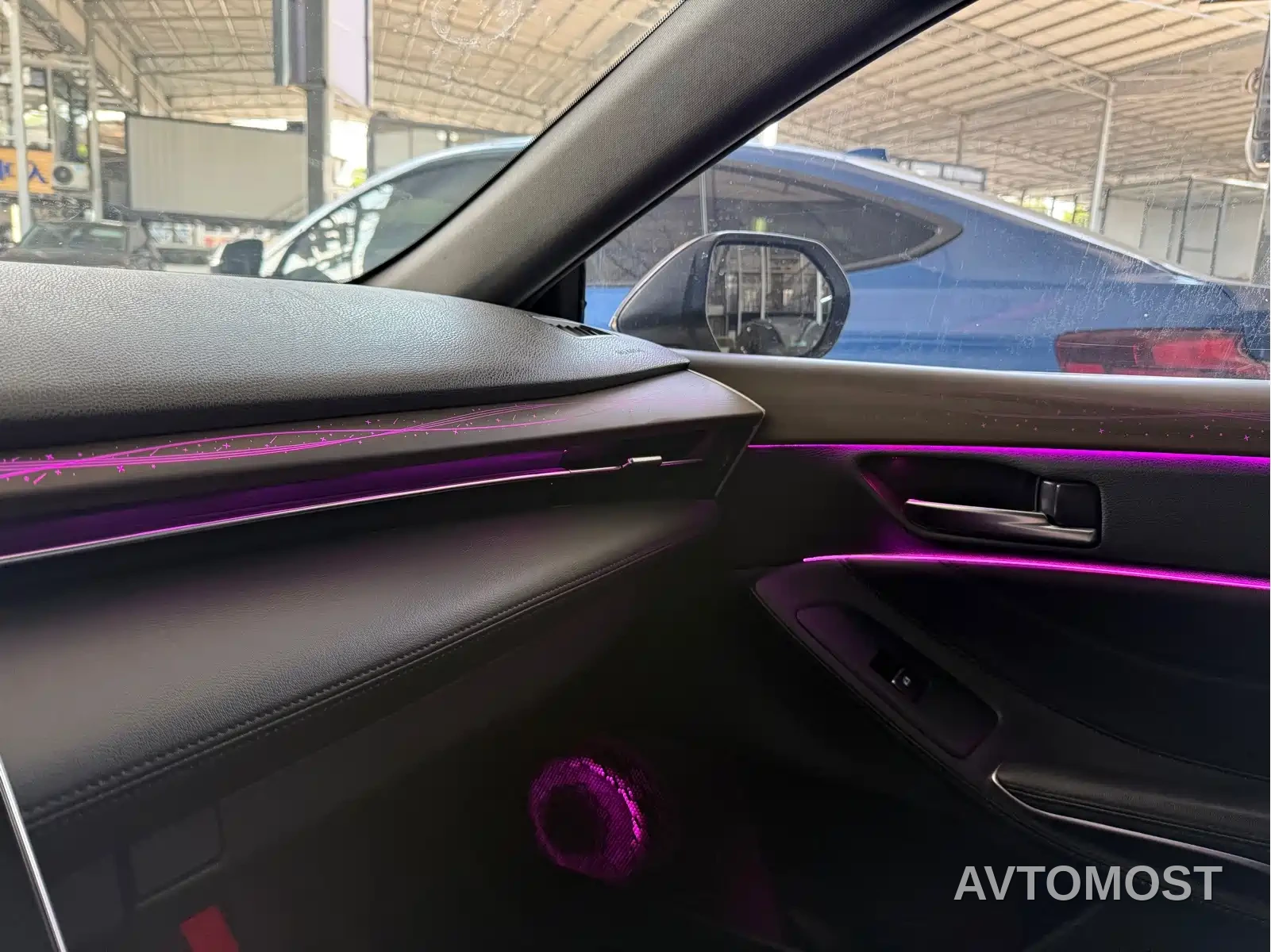 Toyota Avalon 2019 Hybrid 2.5L Luxury Edition China VI — фото 34
