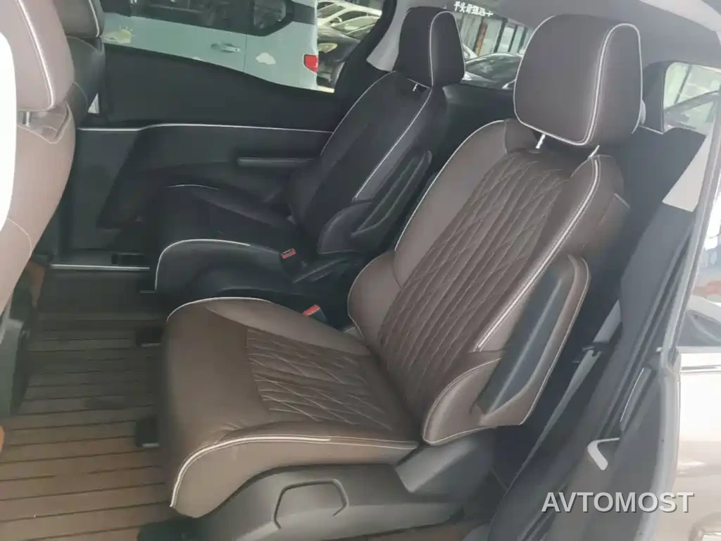 Buick GL8 2022 Land Business Class 652T Luxury — фото 13