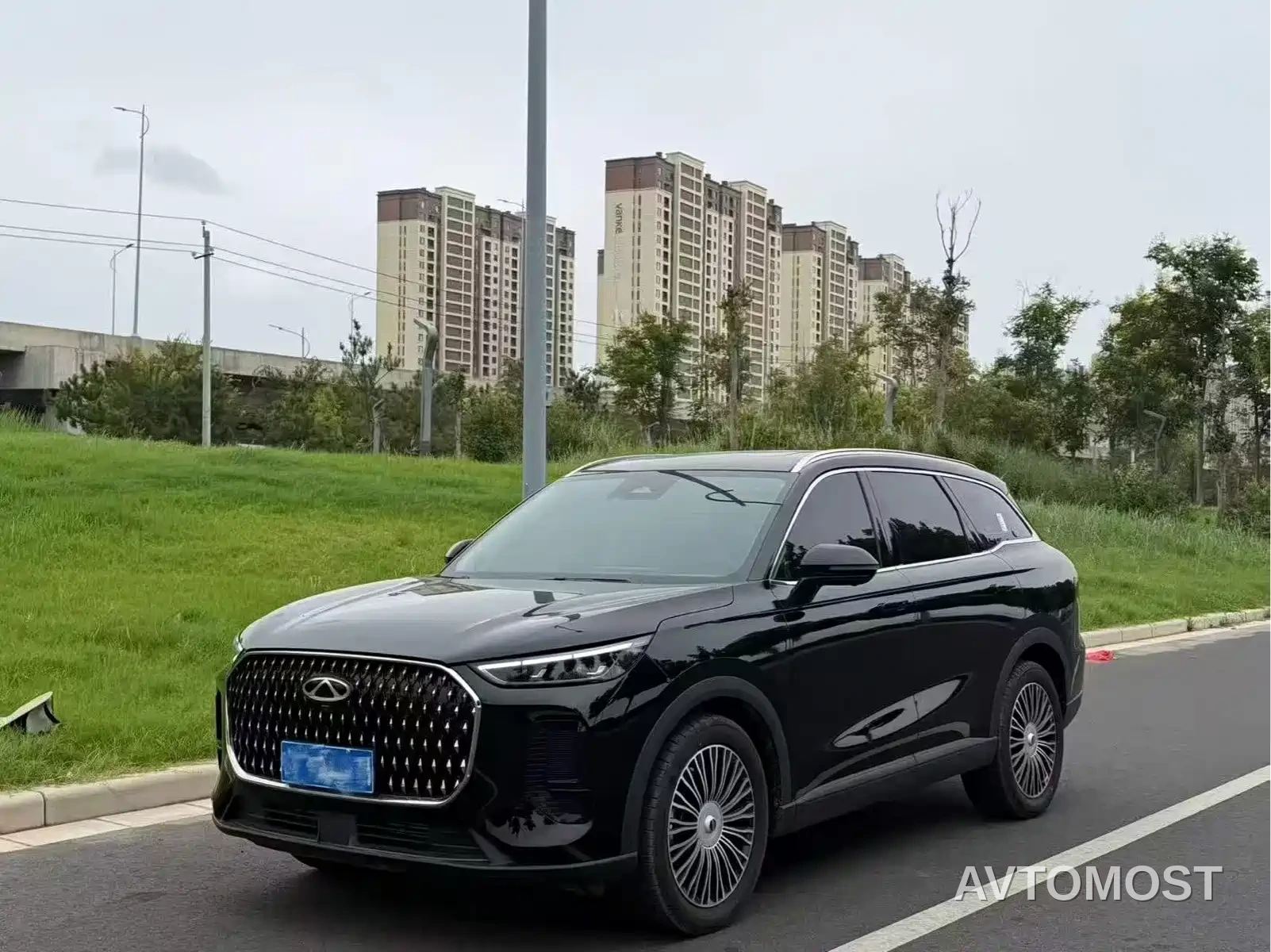 Chery Tiggo 8L 2024 Model 2.0T 2WD Luxury 5-Seater — фото 1