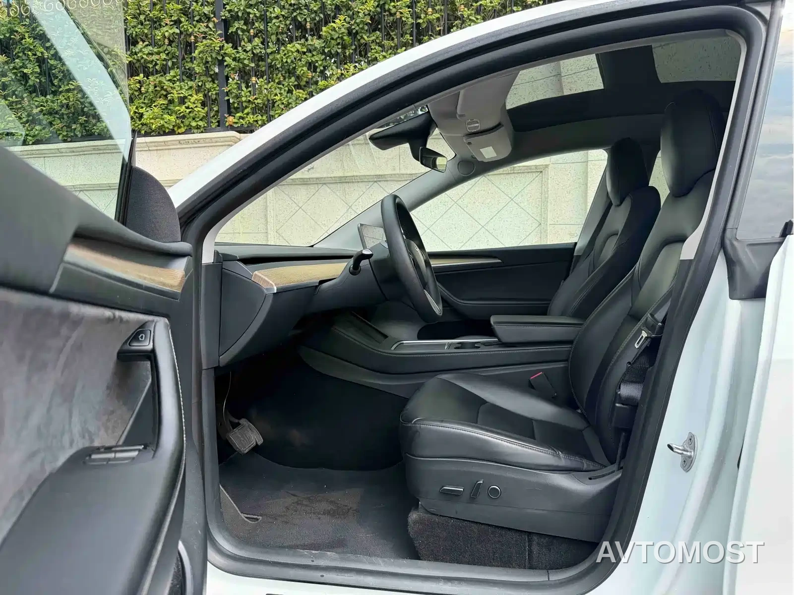 Tesla Model Y 2021 Standard Range Rear-Wheel Drive — фото 6