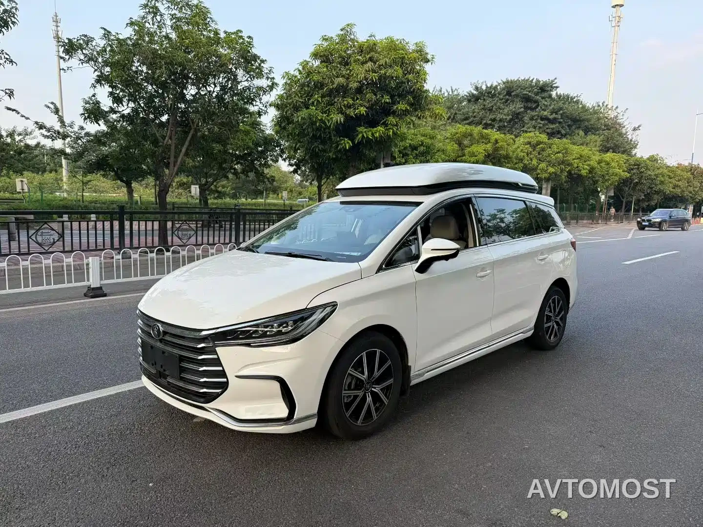 BYD Song MAX New Energy 2022 DM-i 105KM Executive Edition — фото 1