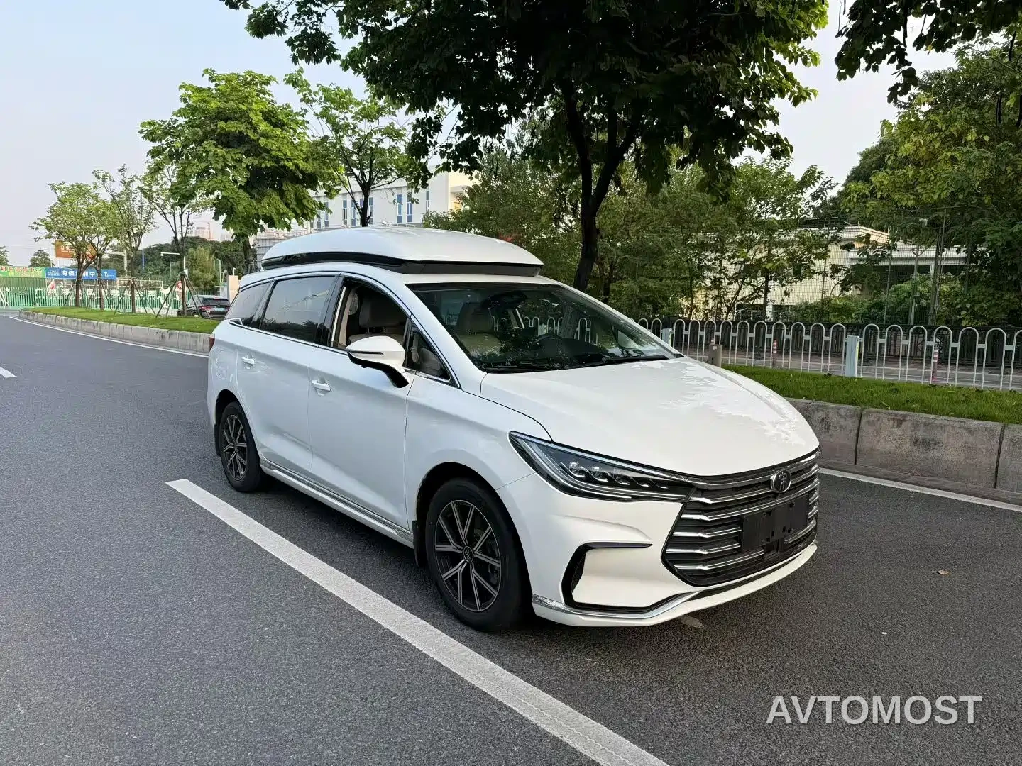BYD Song MAX New Energy 2022 DM-i 105KM Executive Edition — фото 2