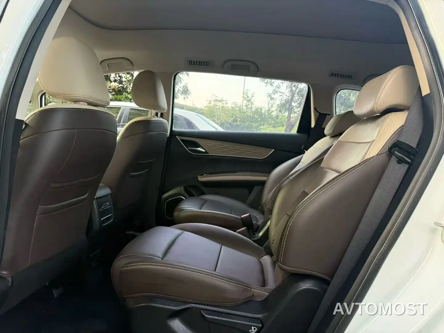 BYD Song MAX New Energy 2022 DM-i 105KM Executive Edition — фото 6
