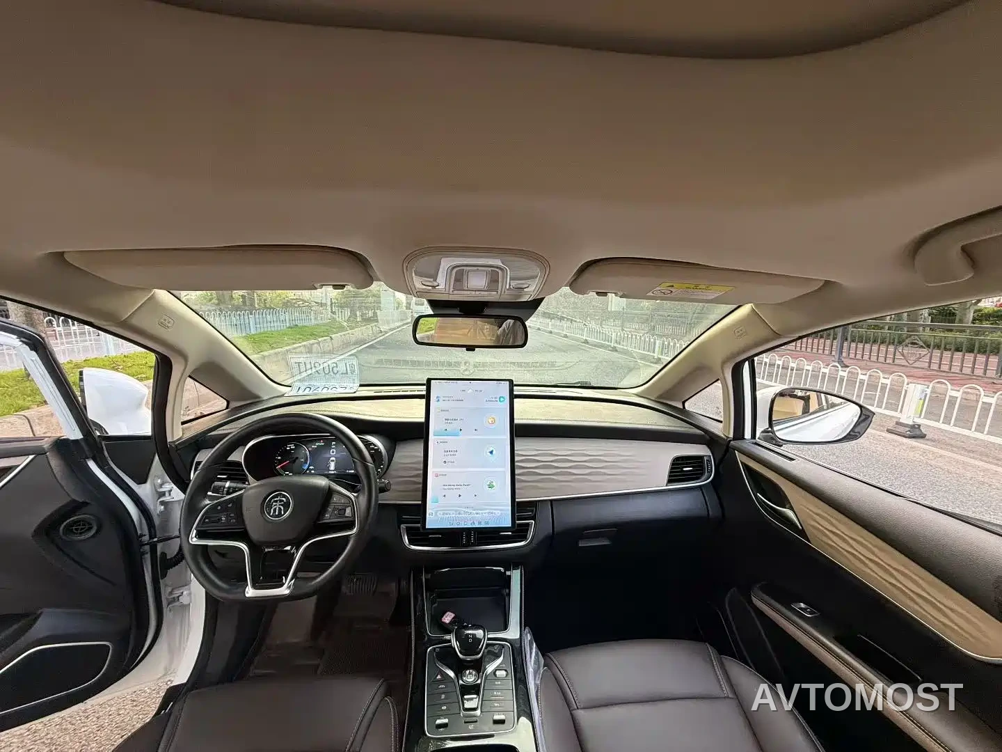 BYD Song MAX New Energy 2022 DM-i 105KM Executive Edition — фото 7