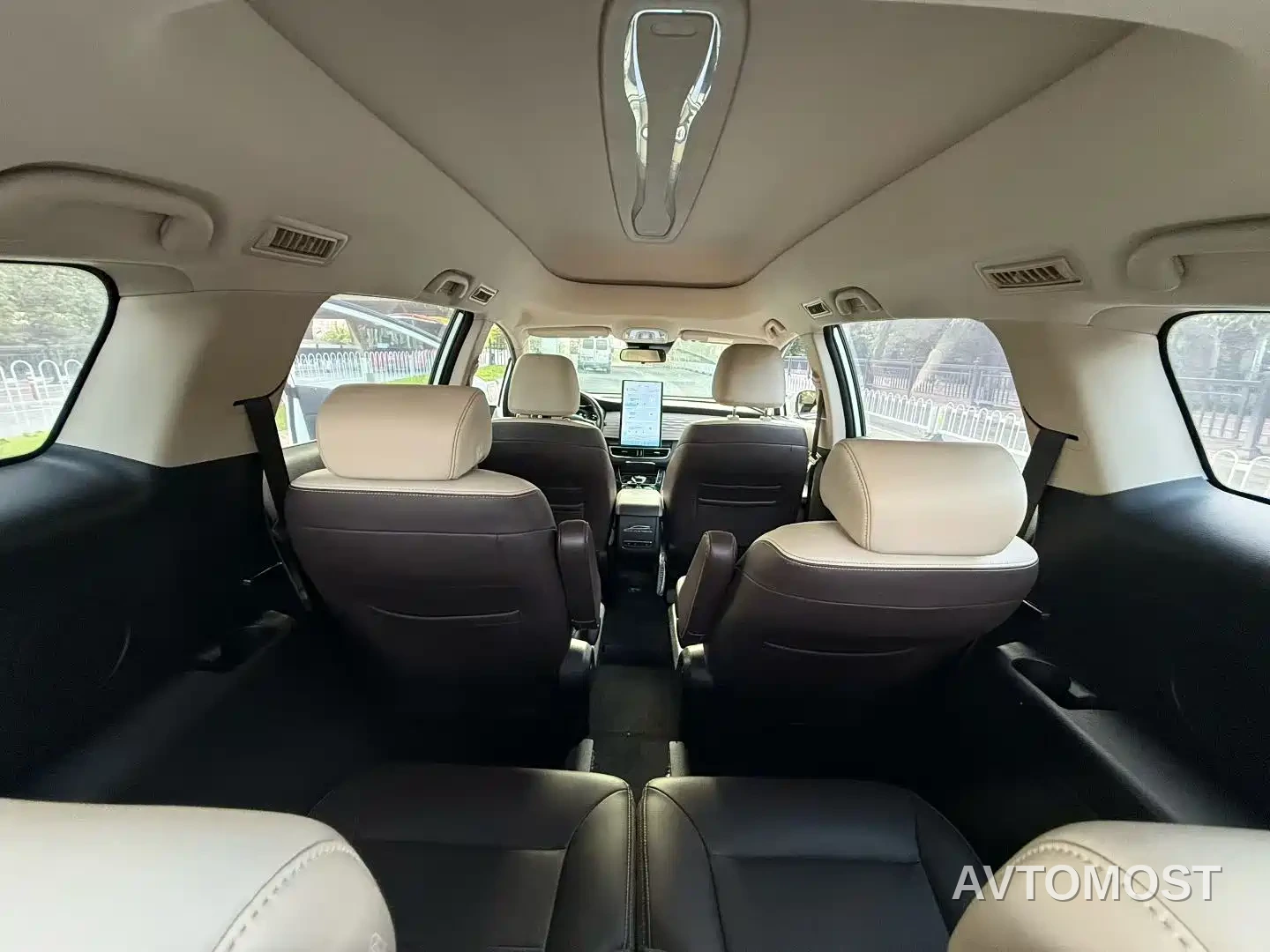 BYD Song MAX New Energy 2022 DM-i 105KM Executive Edition — фото 9