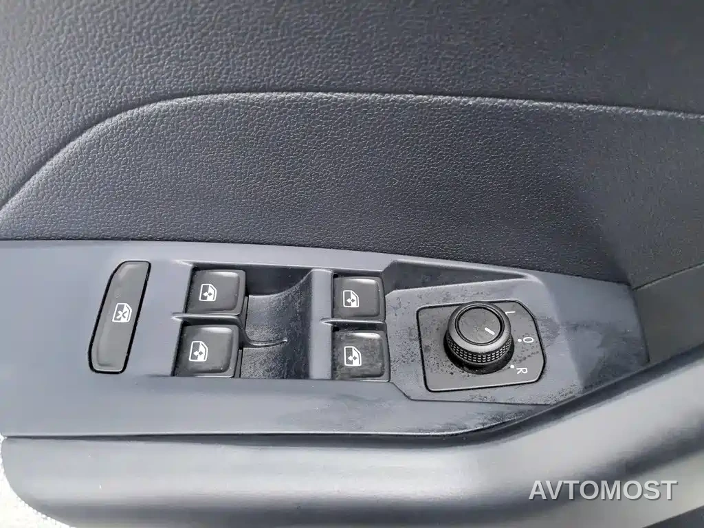 Volkswagen Tharu 2025 Model Rising Star 1.5L Advance Edition — фото 8
