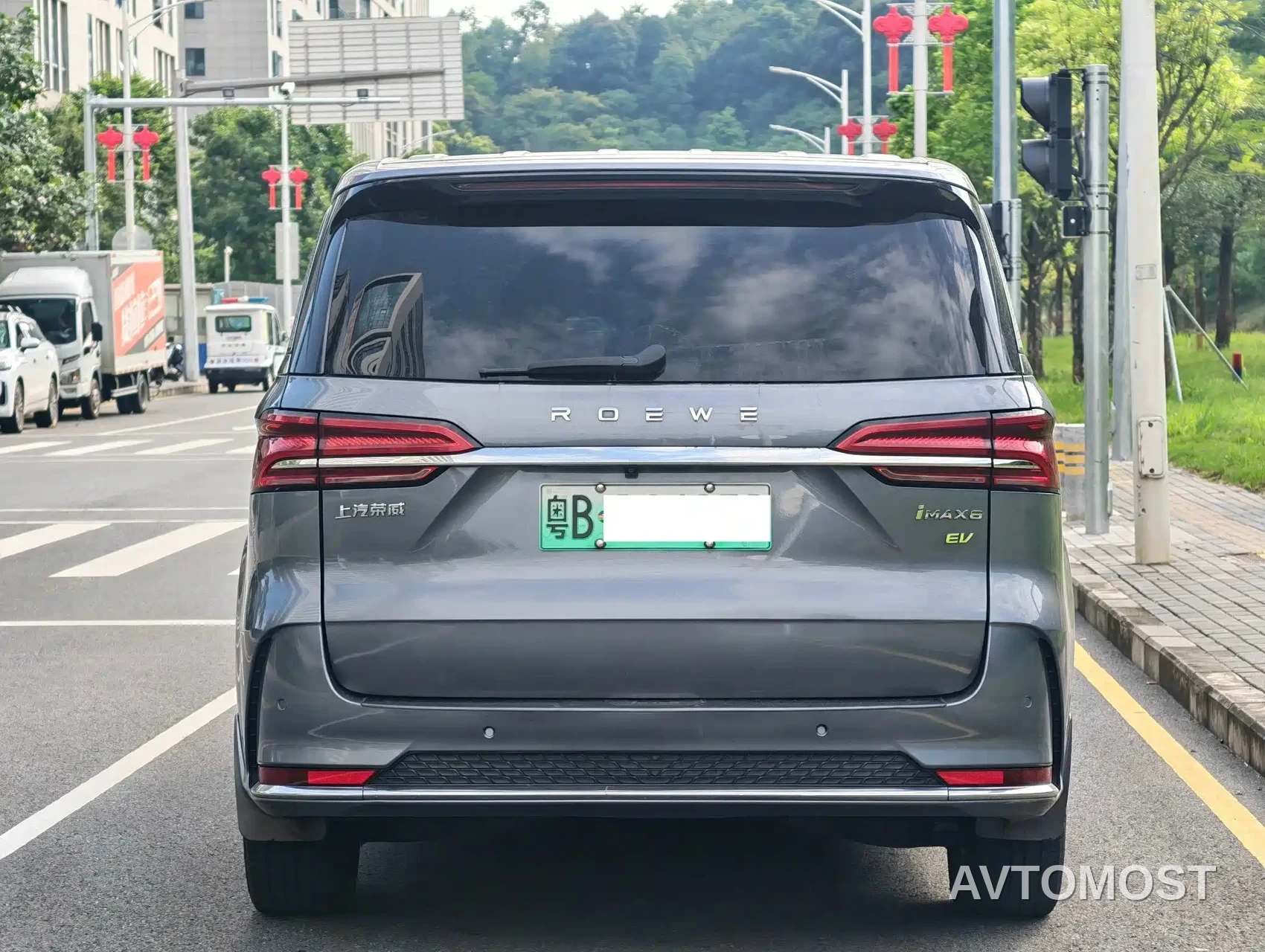 Roewe iMAX8 EV 2022 First Class Platinum Edition — фото 5