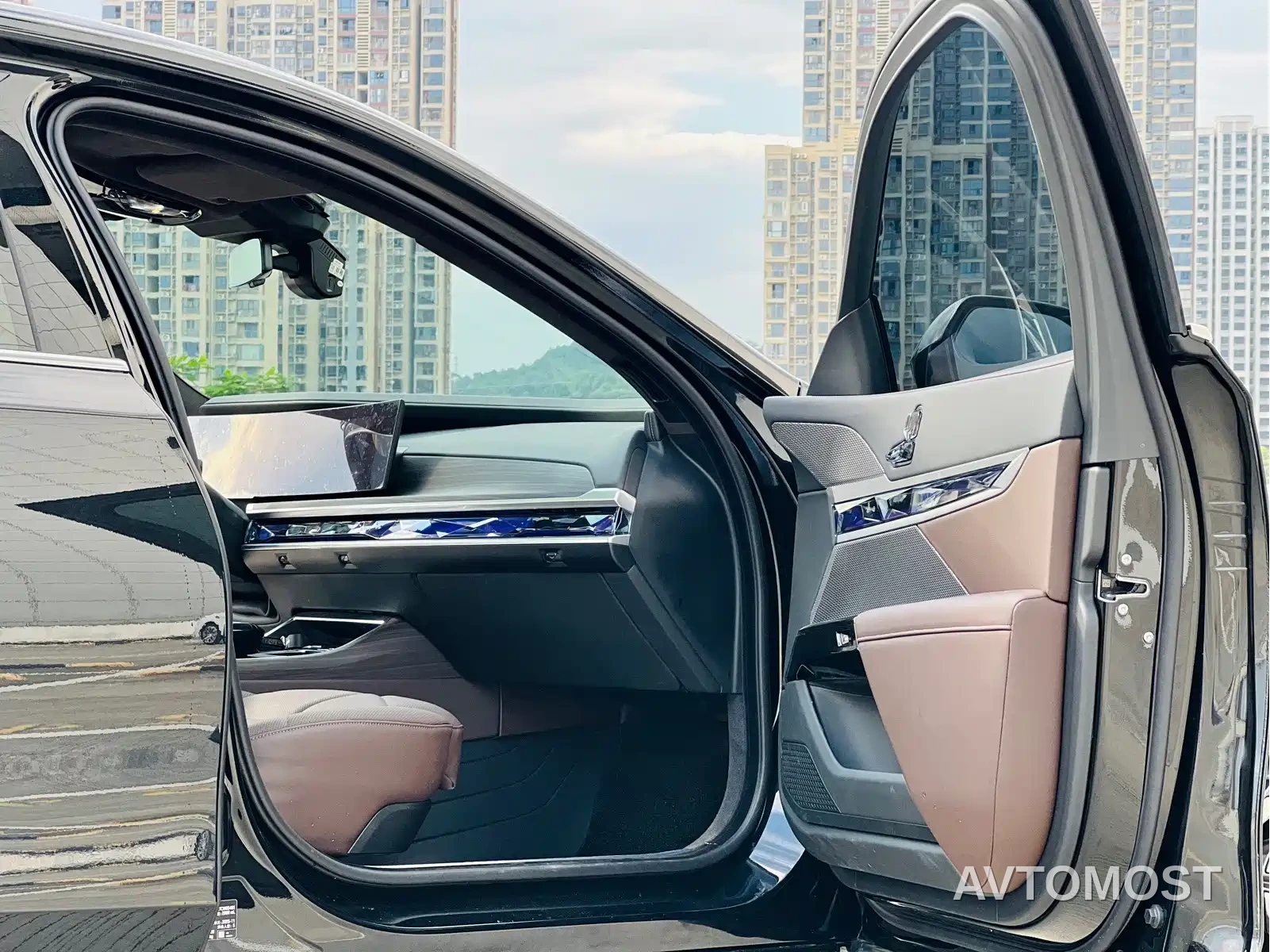 BMW 7 Series 2026 740Li Leading Luxury Package — фото 6