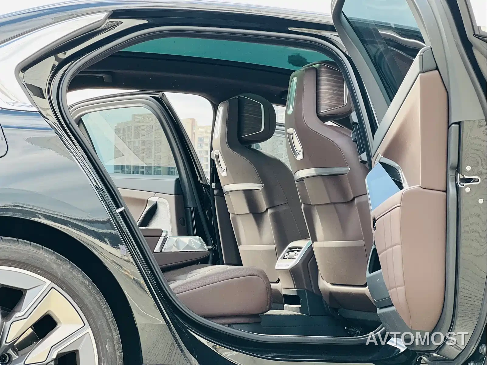 BMW 7 Series 2026 740Li Leading Luxury Package — фото 7