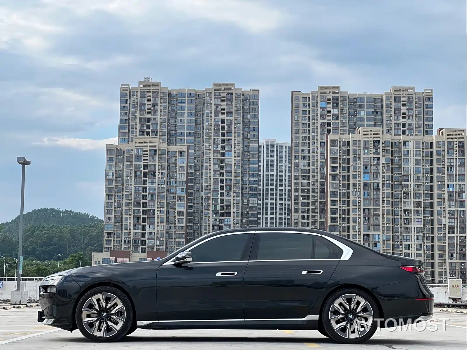 BMW 7 Series 2026 740Li Leading Luxury Package — фото 12